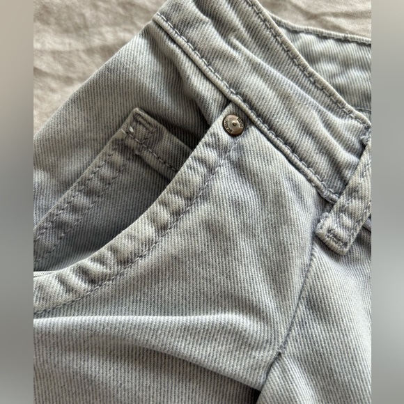 Zara Barrel Leg Jeans with Darts - size 0 - Picture 3 of 5